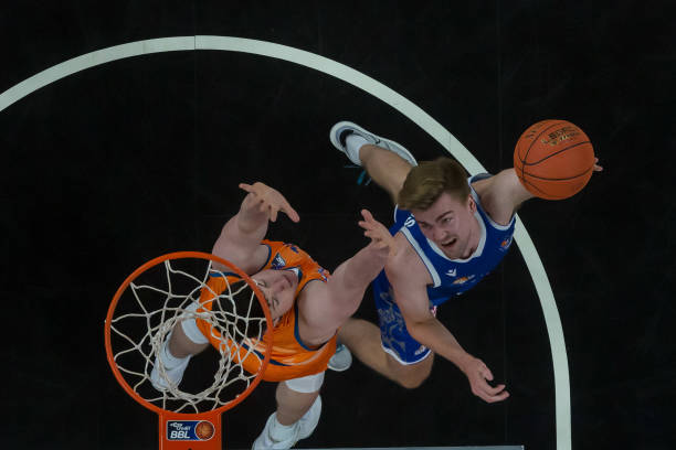 残运赛场上 残运赛场上